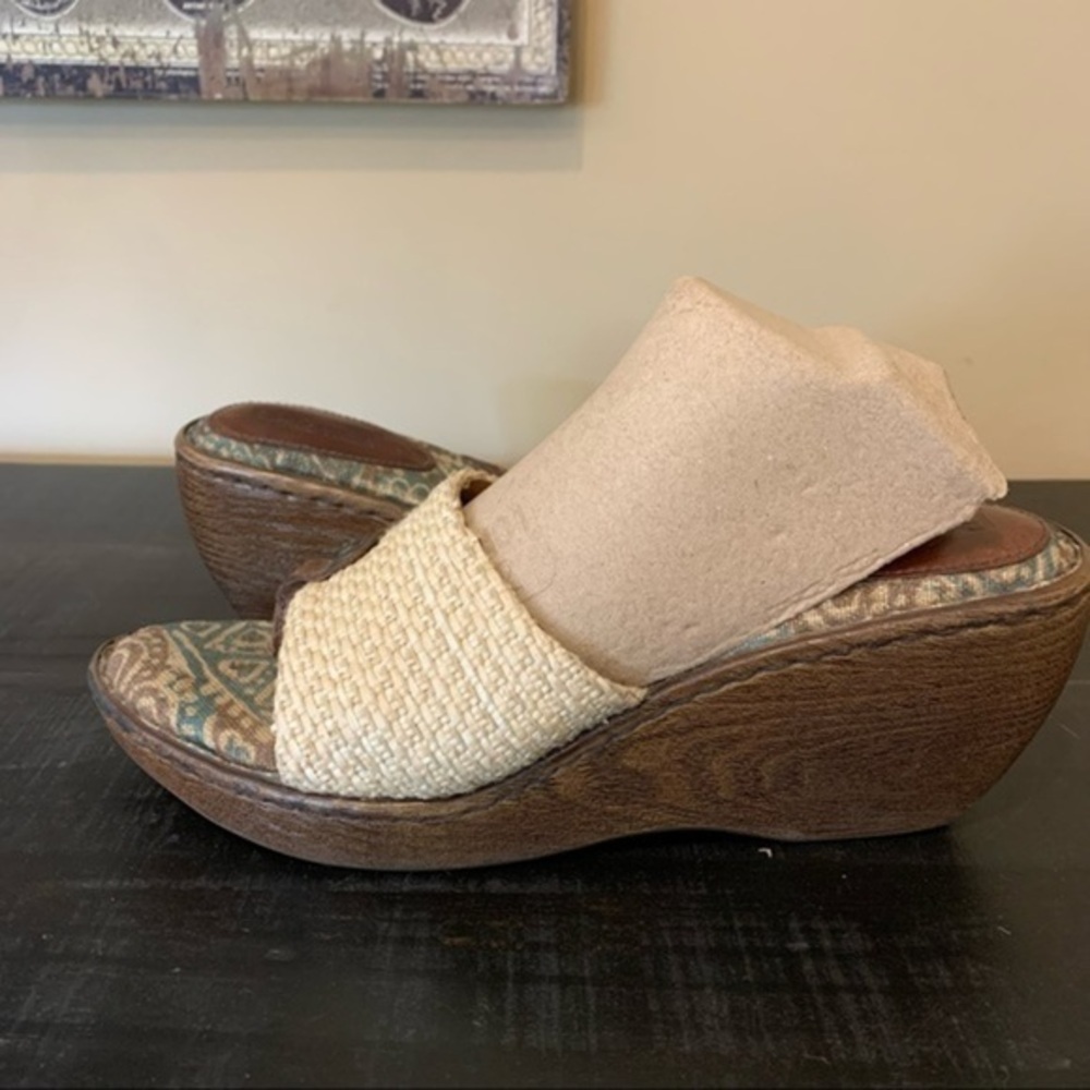 BORN Raffia Wood Wedge Thong Sandal
